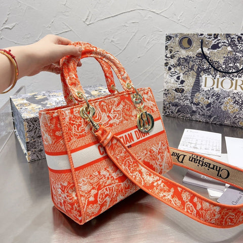 Lady D-Lite Shoulder Bag