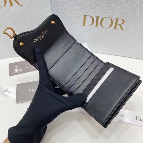 Oblique Saddle Wallet
