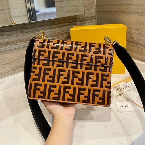 Ladies messenger handbag
